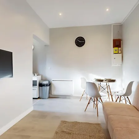 Pro Uniquement Pas Touristes Ou Familles *