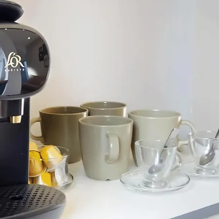 Appartement Pro Uniquement Pas Touristes Ou Familles Stains